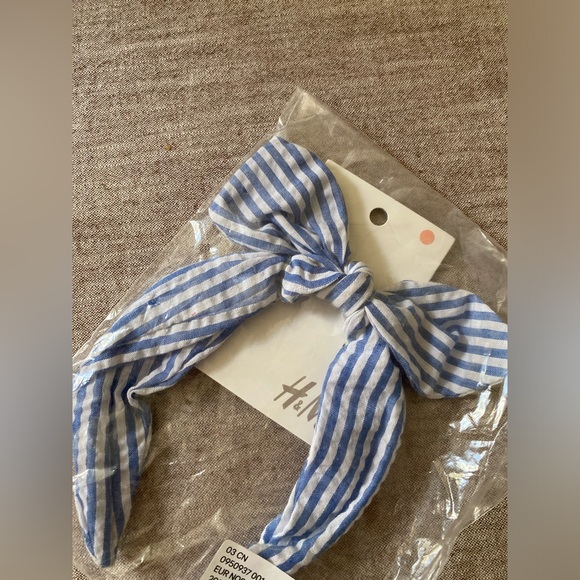 H&M BLUE WHITE STRIPED Bow-top Hairband NEW - Picture 3 of 3